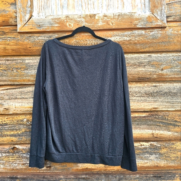 Victoria's Secret Black Longsleeve Oversized Sweater Top Soft & Stretchy Size M - Picture 3 of 5